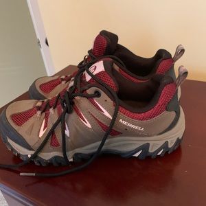 Merrell Mojave Hiking shoe Size 9
